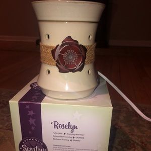 Full Size Roselyn Scentsy Warmer